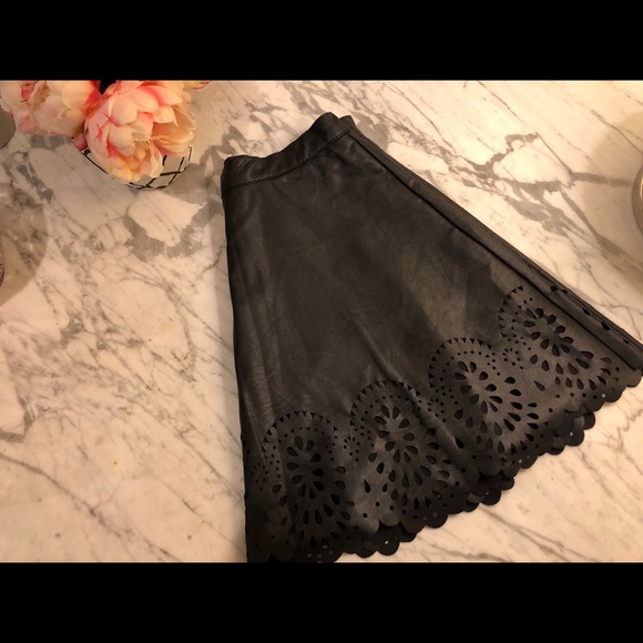 Millau | Black Skirt - Picture 3 of 8